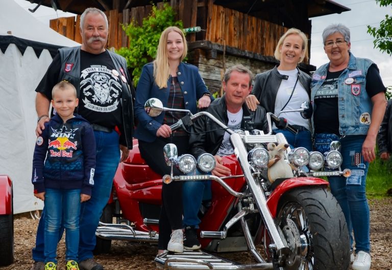 Trike-Fahrer trafen sich auf der Burg Sommeregg. 