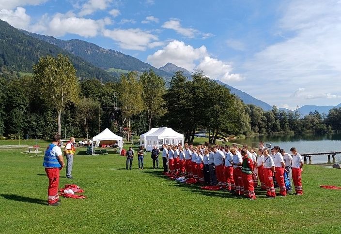 70 Rotkreuzler und zwei &bdquo;Geiselnehmer&ldquo;