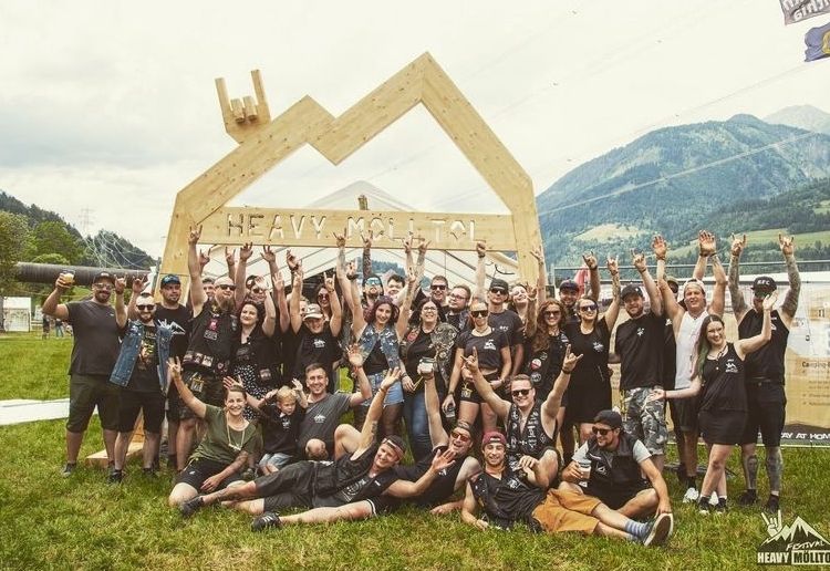 Das Heavy M&ouml;lltol Rock-Festival beginnt