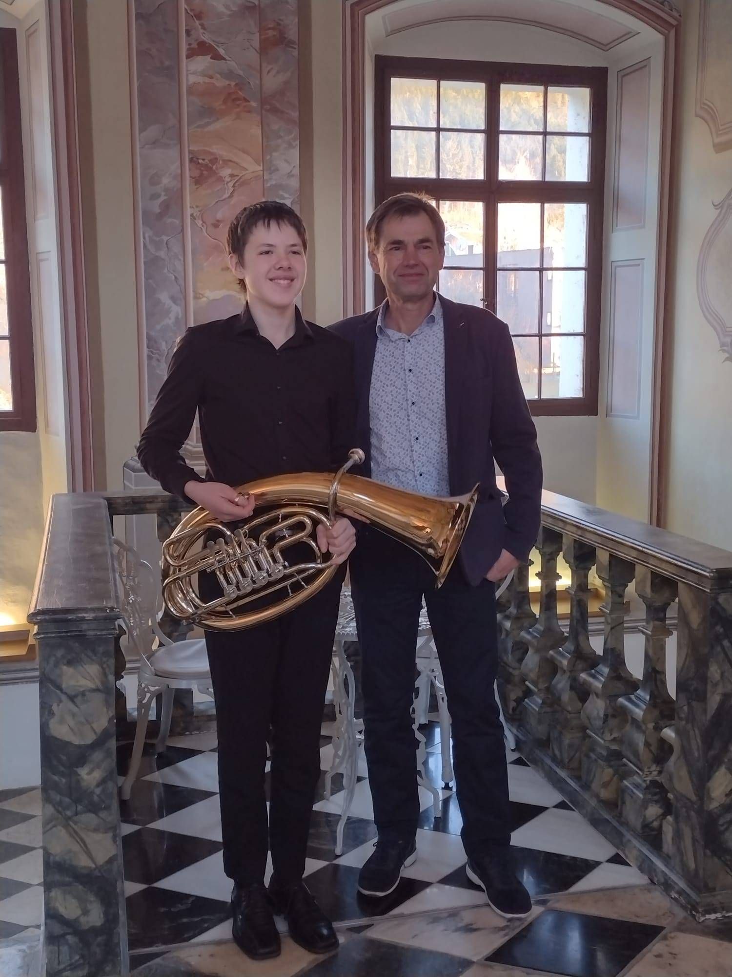 Franz Theodor Pucher-Pacher mit Lehrer Peter Vierbauch. Foto: Musikschule M&ouml;lltal