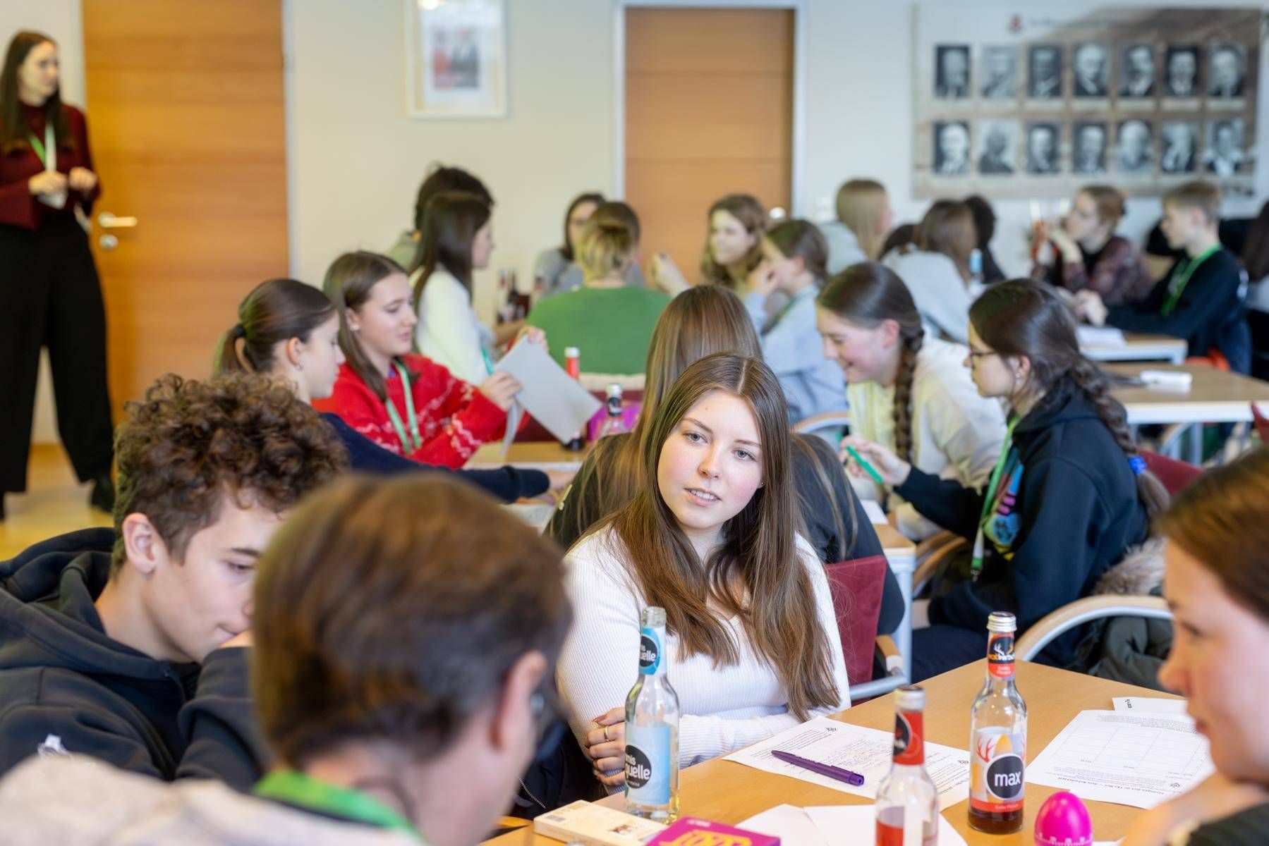 F&uuml;r Jugendliche wurden Workshops zum Thema Upcycling angeboten. Foto: Vordenken f&uuml;r Osttirol/Brunner Images