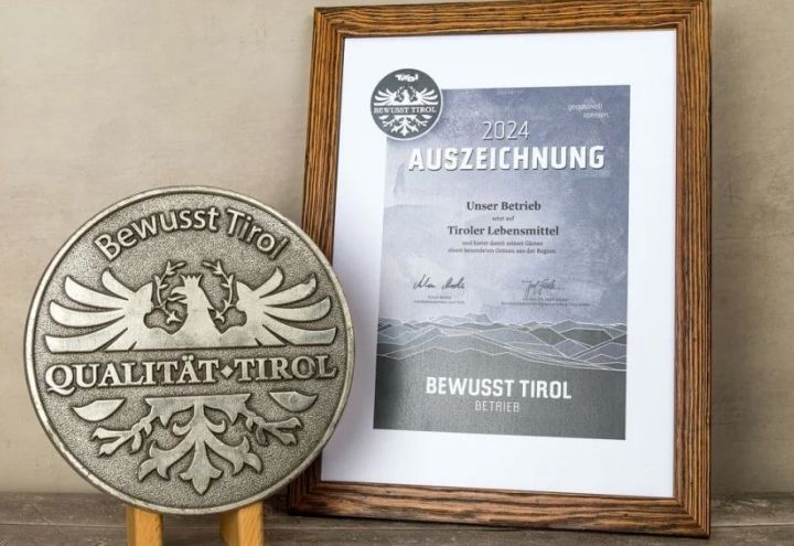 Matrei: Hotel Hinteregger erh&auml;lt &bdquo;Bewusst Tirol&ldquo; Ehrung