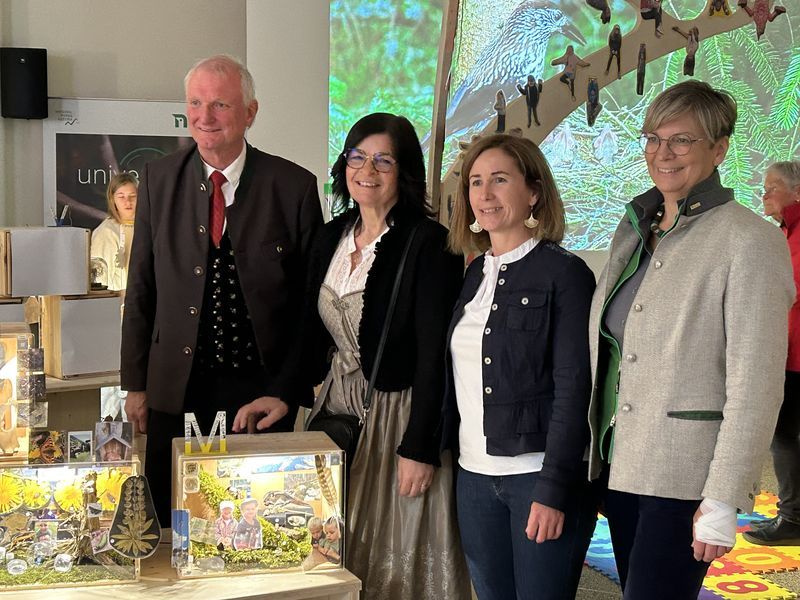 V. l.: Bgm. G&uuml;nther Novak, Bgm. Marika Lagger-P&ouml;llinger, Gudrun Batek und Nationalpark-Direktorin Barbara Pucker. Foto: Gordon Varelija