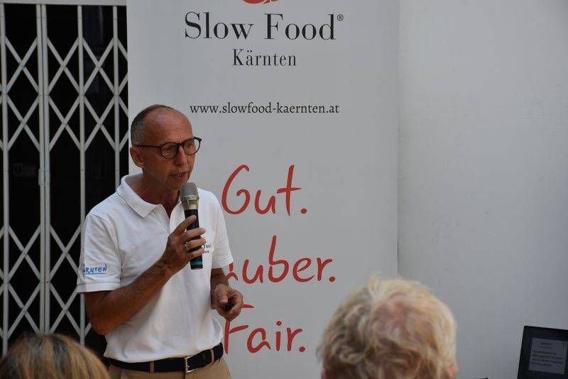 Eckart Mandler bei seinem Vortrag zum Slow Food Gedanken.
