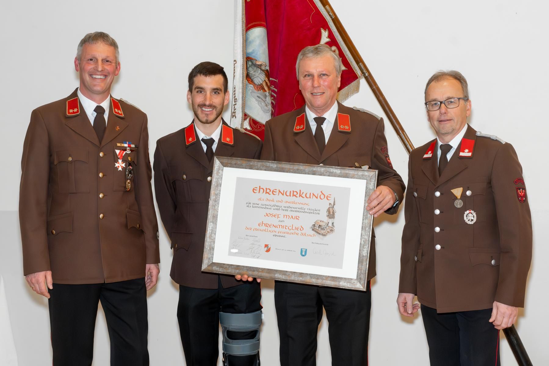 v.l.n.r. OBI Andreas Stocker, BI Patrik Pfurtscheller, OBI Josef Mair (Ehrenmitglied), BGM LM LA Martin Mayerl