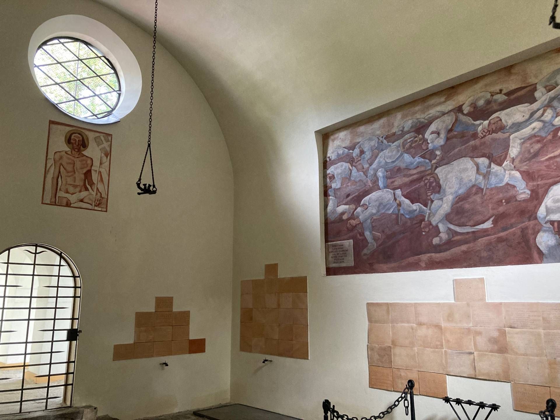 Blick in die 100 Jahre alte Kriegerged&auml;chtniskapelle. Foto: Stangl