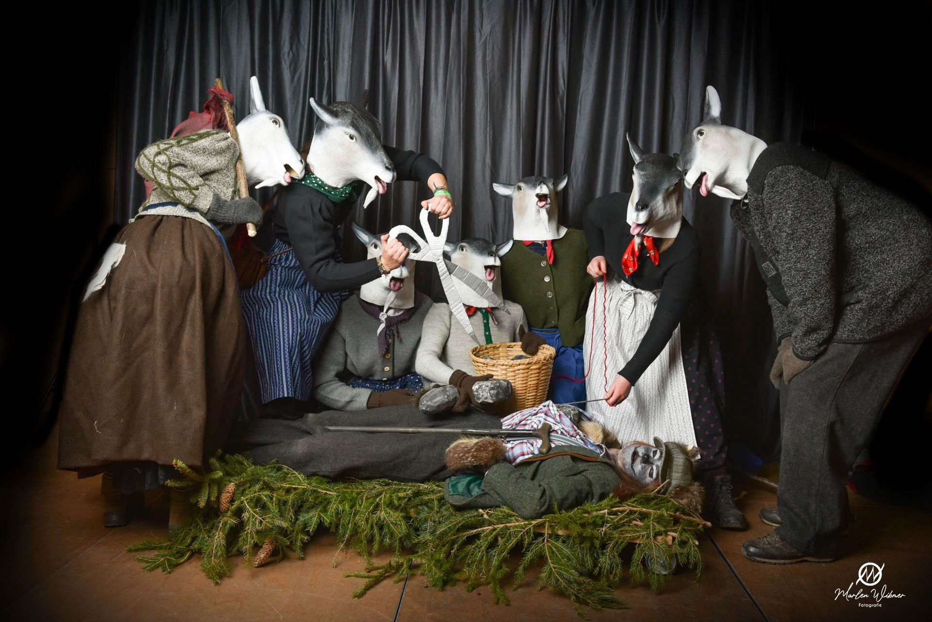 Die Gruppe &bdquo;Der Wolf und die 7 Gei&szlig;lein&ldquo; (mit den absolut meisten Likes) hat vom Union-Obmann 500 Euro in bar erhalten, Foto: Marlen Wibmer