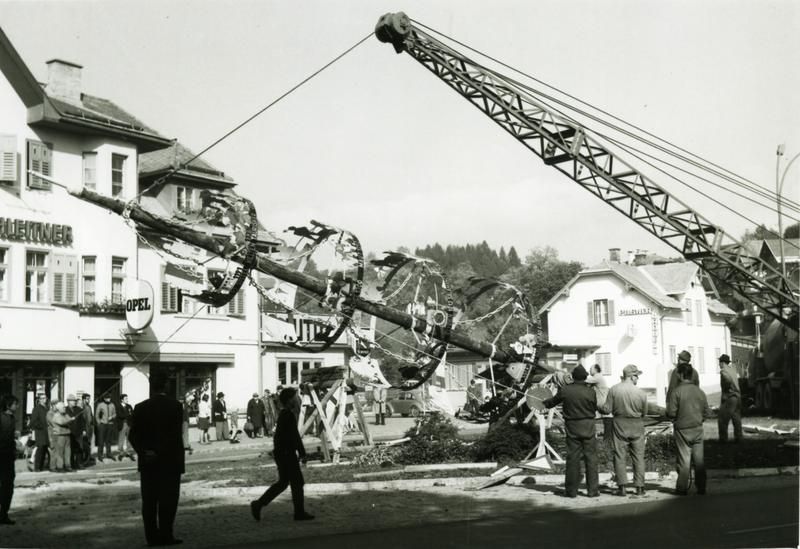 Urspr&uuml;nglich wurde der Malbaum 1970 aufgestellt, auf Initiative des damaligen Museumsdirektors Prof. Helmut Prasch und des B&uuml;rgermeisters Hans Hatz. Foto: Stadtarchiv