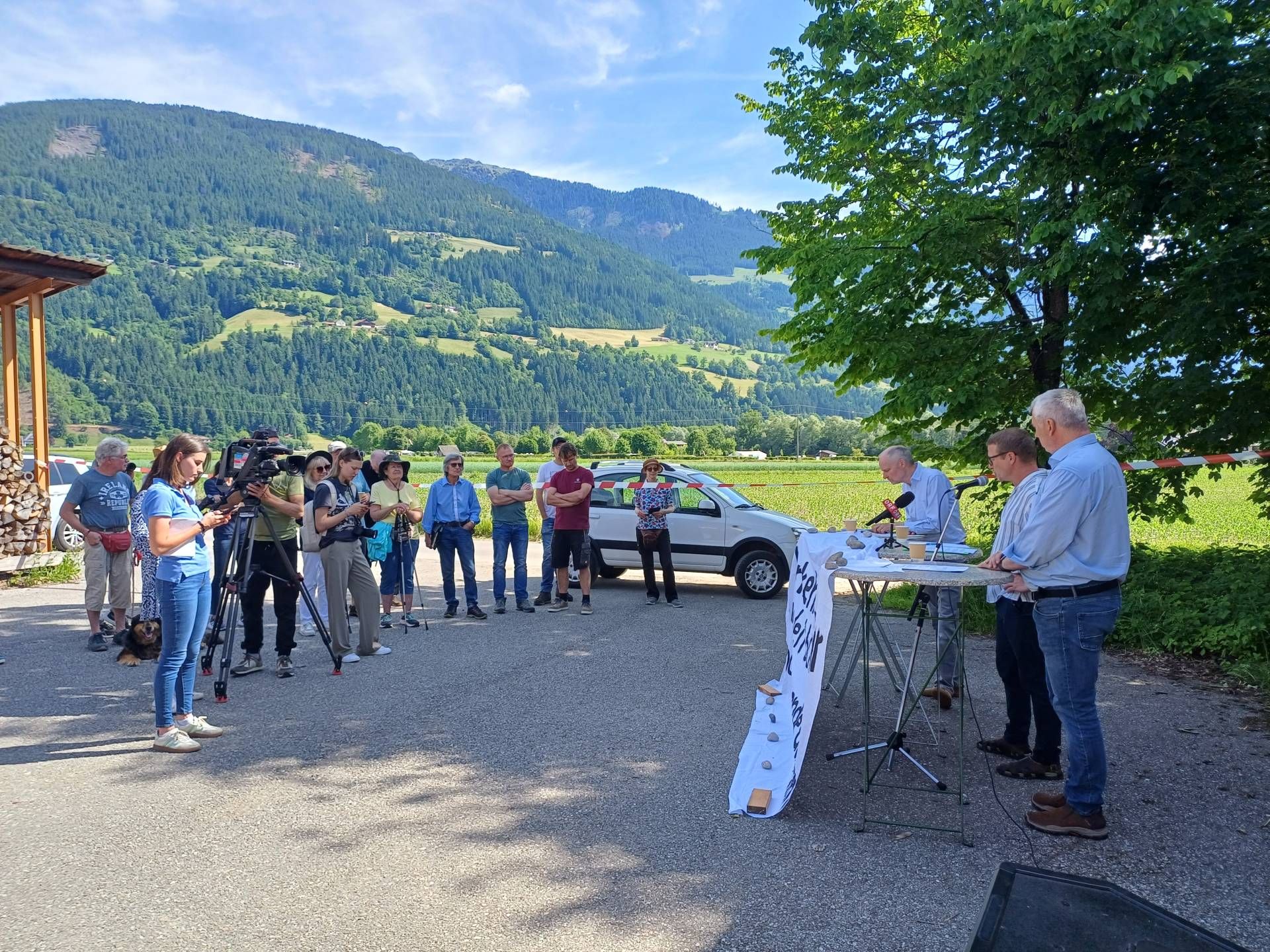 Pressekonferenz der B&uuml;rgerinitiative "Lebensraum Oberes Drautal" in Greifenburg.