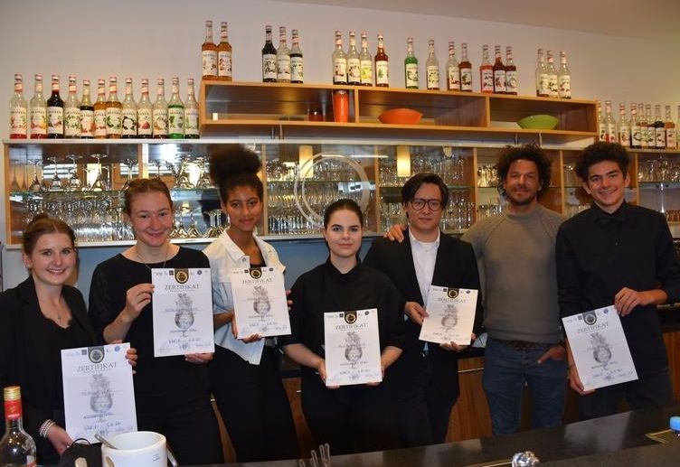 K&uuml;nstler an der Bar