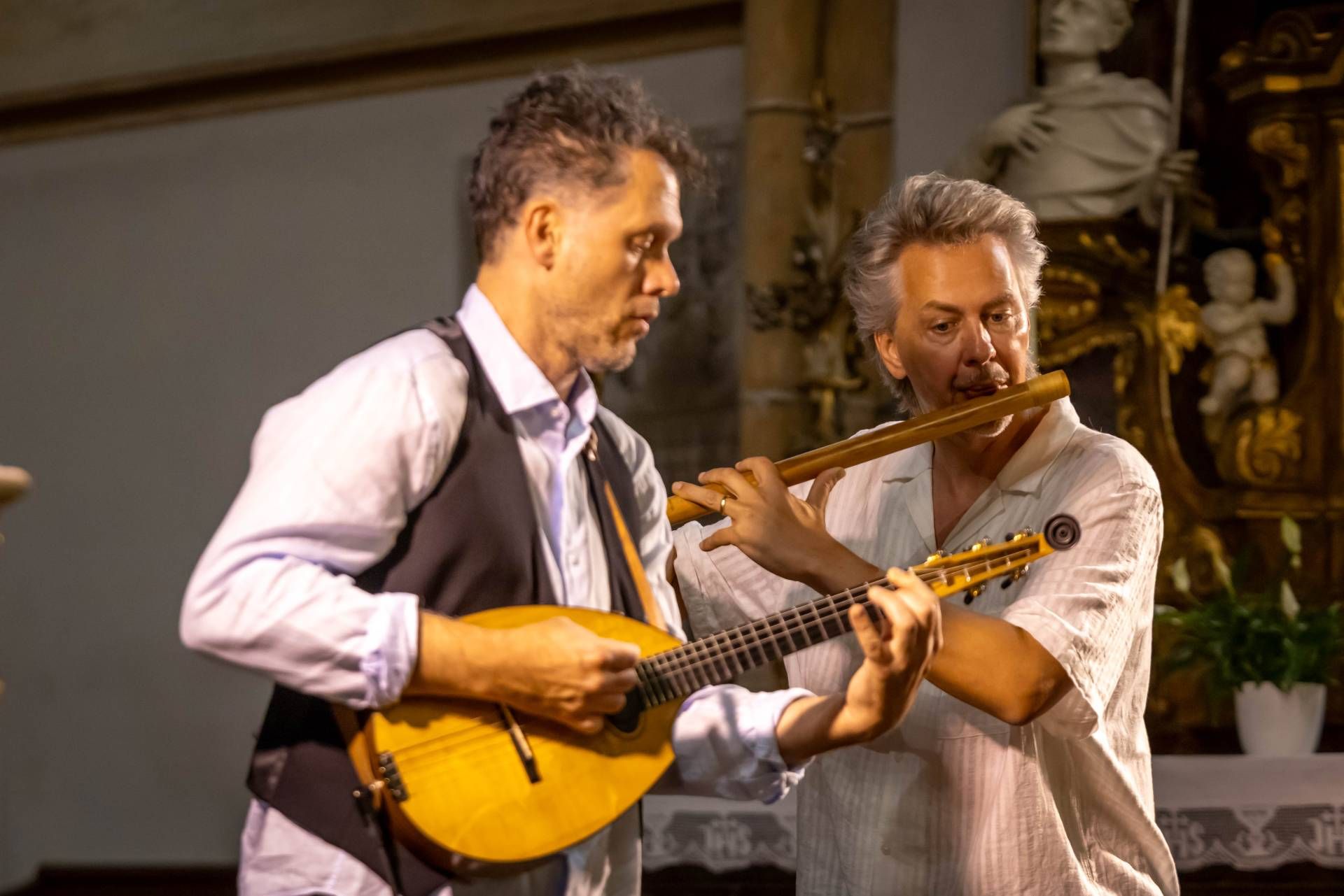 Seinen kulturellen H&ouml;hepunkt fand der Tag schlie&szlig;lich im Energiekonzert &bdquo;Telemannia" mit Georg Gratzer und Klemens Bittmann, einer Konzertreihe der Via Iulia Augusta, das den Festtag stimmungsvoll ausklingen lie&szlig;. Foto: Andreas Lutche