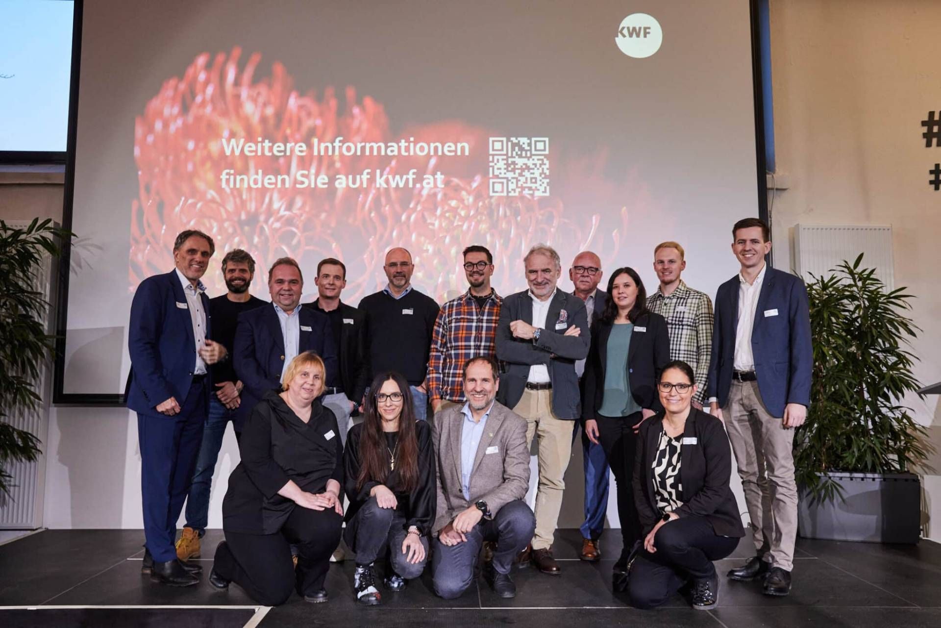 Alle f&uuml;r den IFP nominierten Unternehmen waren bei der Nominierungsparty in Klagenfurt. Aus K&ouml;tschach-Mauthen mit von der Partie war Bgm. Josef Zoppoth (hinten 5. v. l.) und Nicole Mitsche (vorne li.). Foto: Johannes Puch