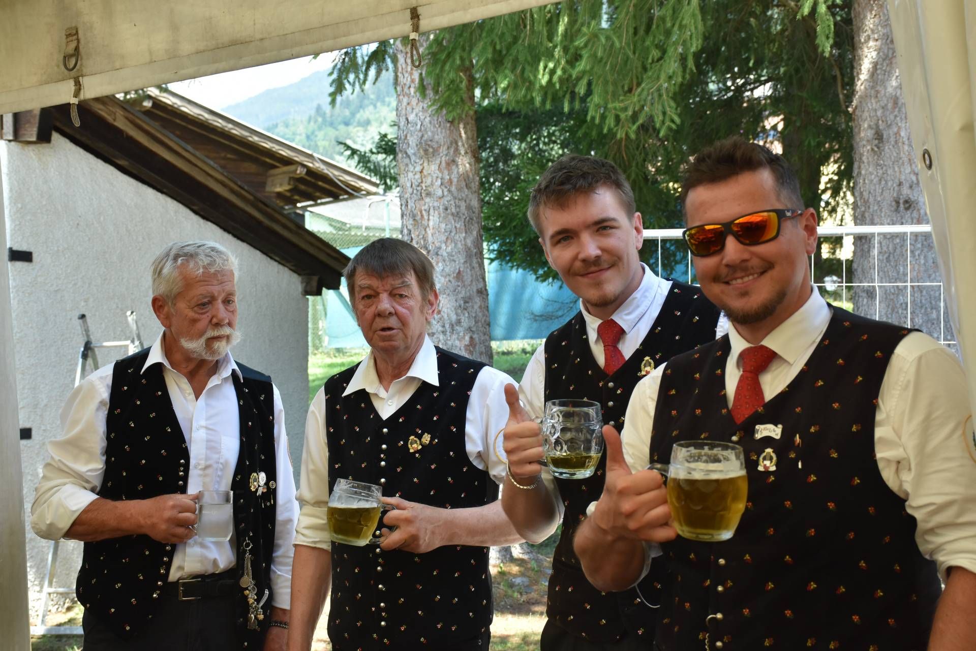 Der MGV Lind nach getaner "Arbeit".
