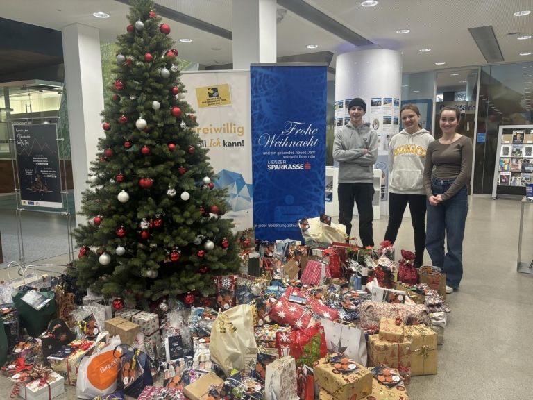 Weihnachtswunschbaum: 217 Packerl ausgeliefert