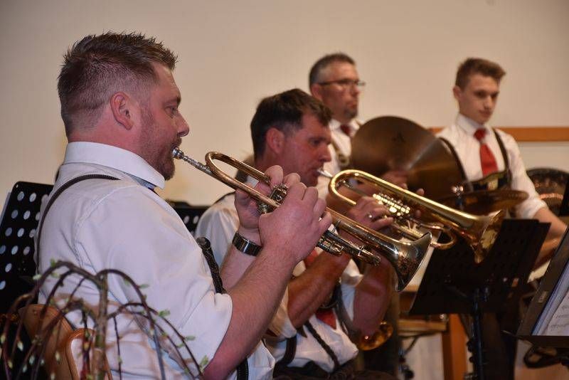 Fr&uuml;hjahrskonzert Trachtenkapelle Lind.