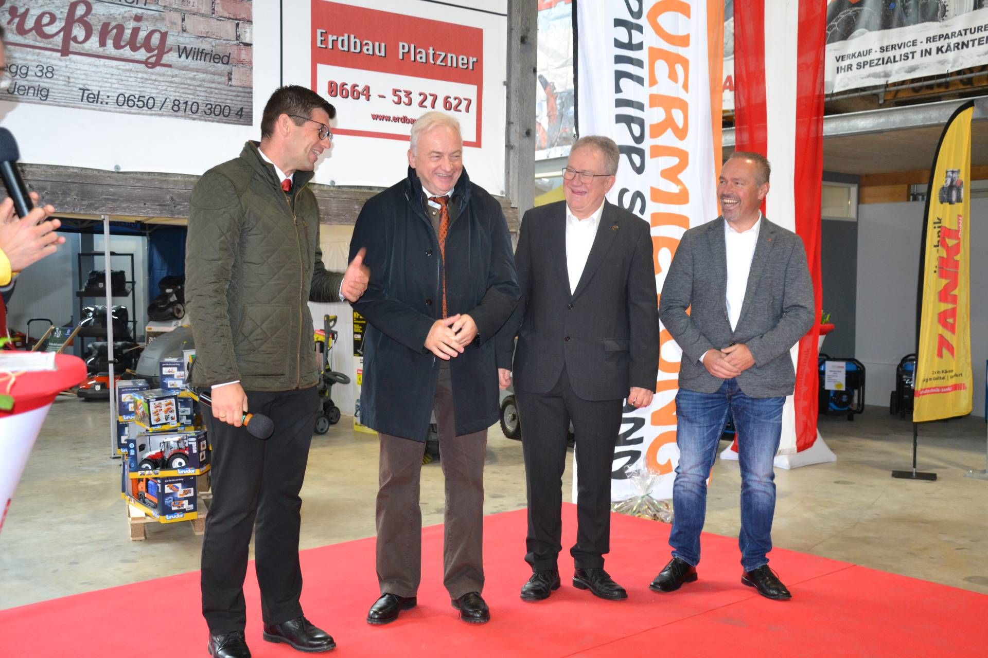 Einig waren sich LH-Stv. Martin Gruber, BH Heinz Pansi, WK-Obmann Hannes Kandolf und Bgm. Markus Salcher darin, dass auch in einer Randregion Gro&szlig;es entstehen kann, oder, wie Pansi erkl&auml;rte, dass es auch &bdquo;westlich von Villach noch was gibt&ldquo;.
