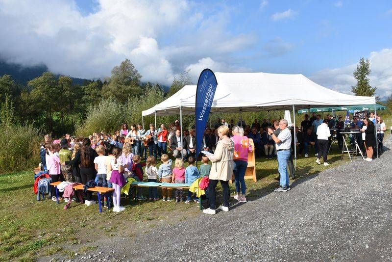 Die Kinder der Volksschule und des Kindergartens Kirchbach lernten schon im Vorfeld viel &uuml;ber das Hochwasser.