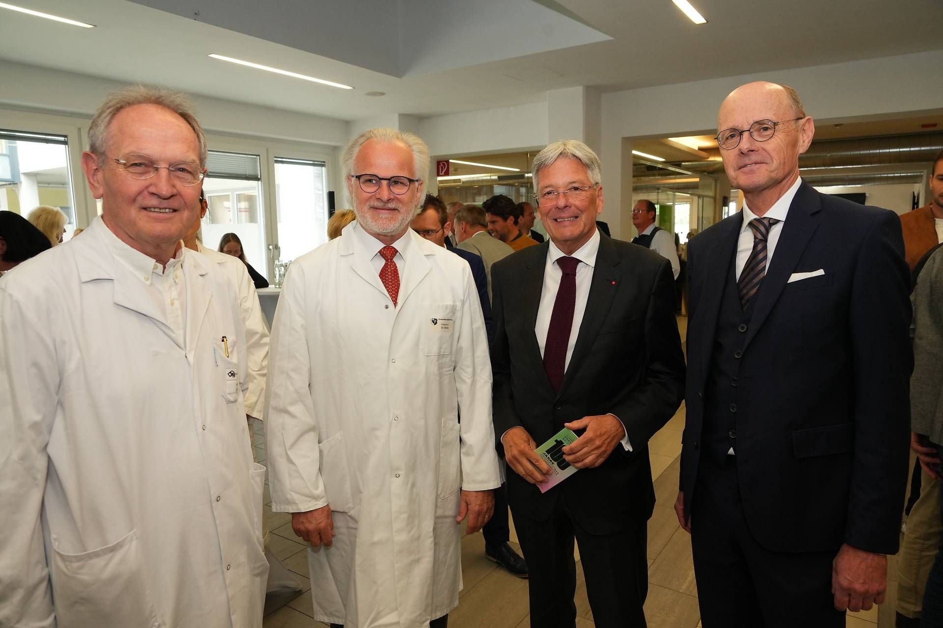 Prim. Gerald Rauter, Prim. Claus-Michael Stock, LH Peter Kaiser, Prim. Gerhard Dietrich.