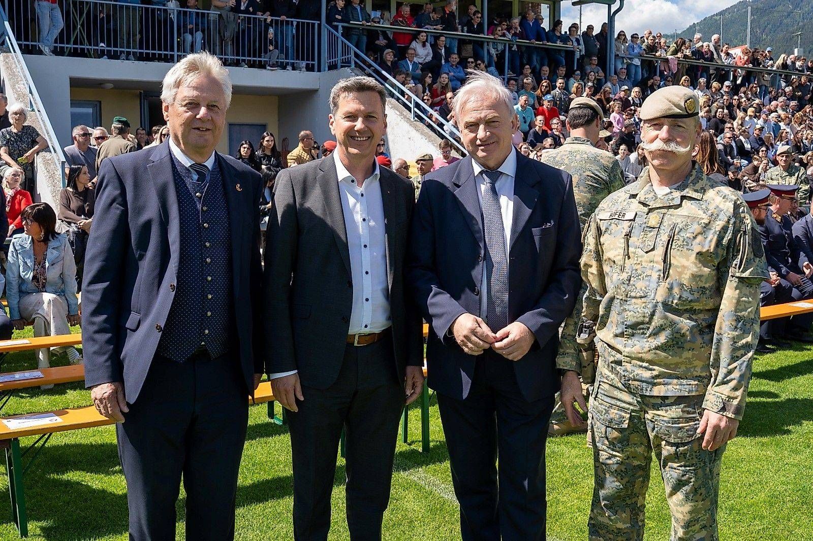 Bgm. Leopold Astner, LH Daniel Fellner, Bezirkshauptmann Heinz Pansi, Brigadier Horst Hofer.