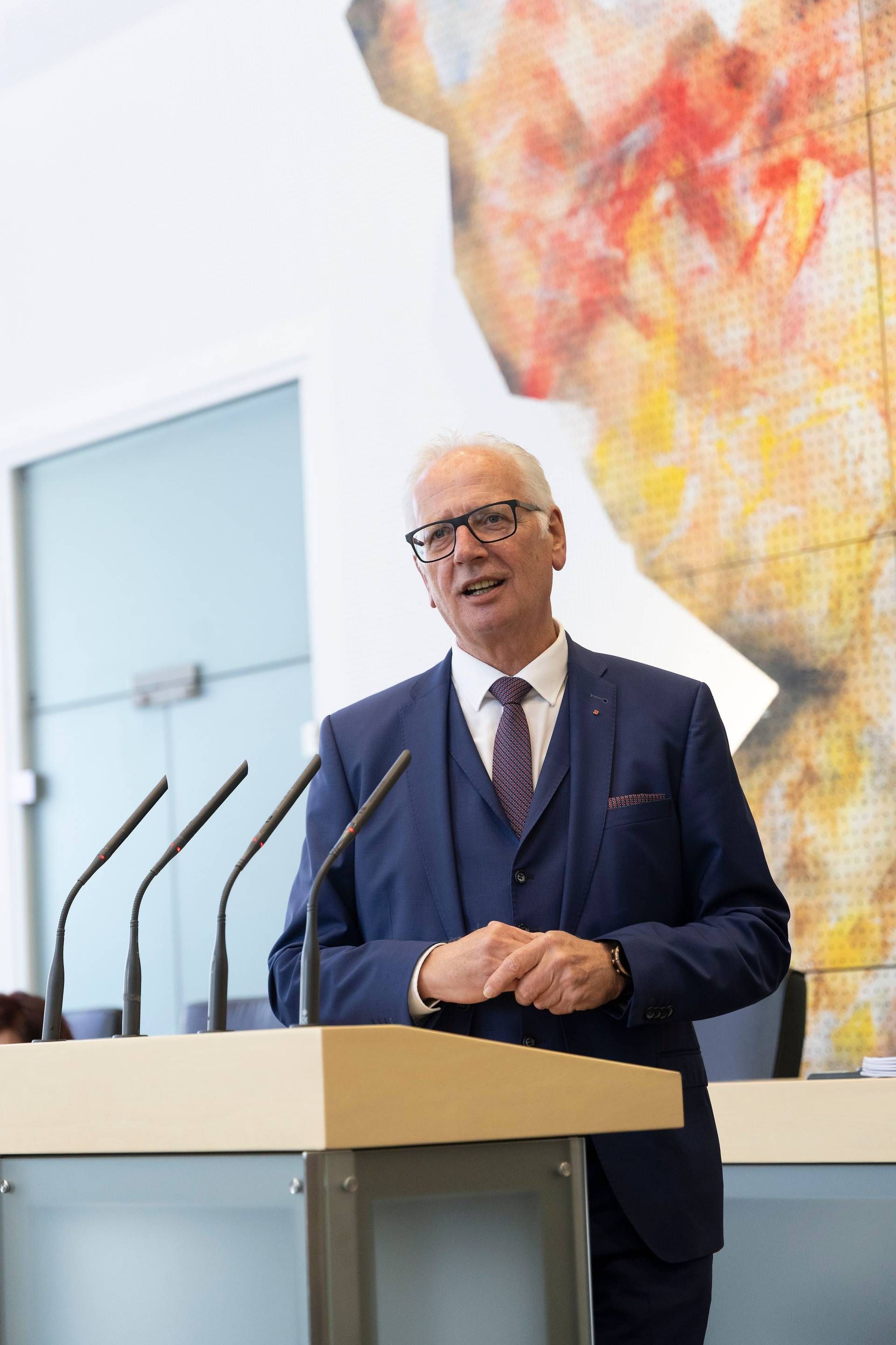Der scheidende Landtagspr&auml;sident Reinhart Rohr in seiner abschlie&szlig;enden Rede.