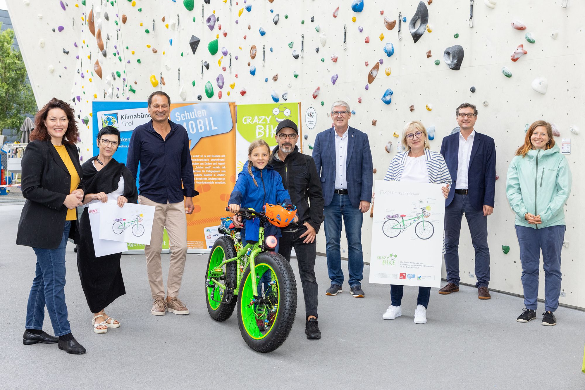 Landessiegerin Rita Stenico/Innsbruck mit ihrem Hauptpreis