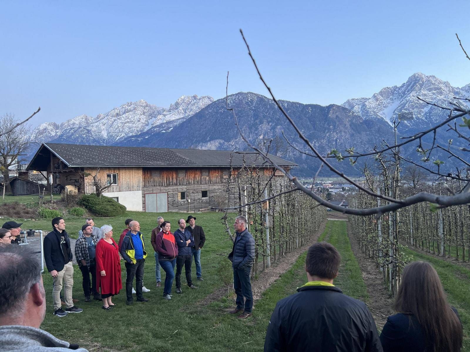 Betriebsbesichtigung Webhofer Obstbau Foto: LK Tirol / N. Kollnig