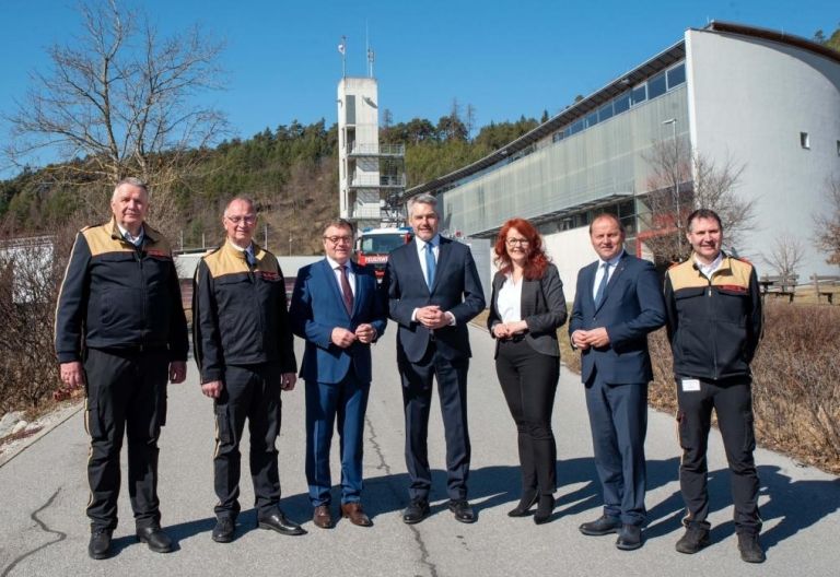 Bundeskanzler Nehammer besucht Feuerwehrschule