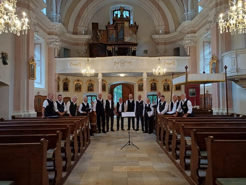 Musikalisch umrahmt wurde die diesj&auml;hrige Dekanatswallfahrt von den S&auml;ngern des MGV Lind unter der Leitung von Karl Preisl und Obmann Johann Strau&szlig;.