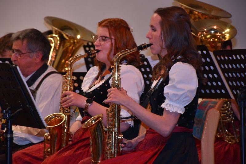 Fr&uuml;hjahrskonzert Trachtenkapelle Lind.