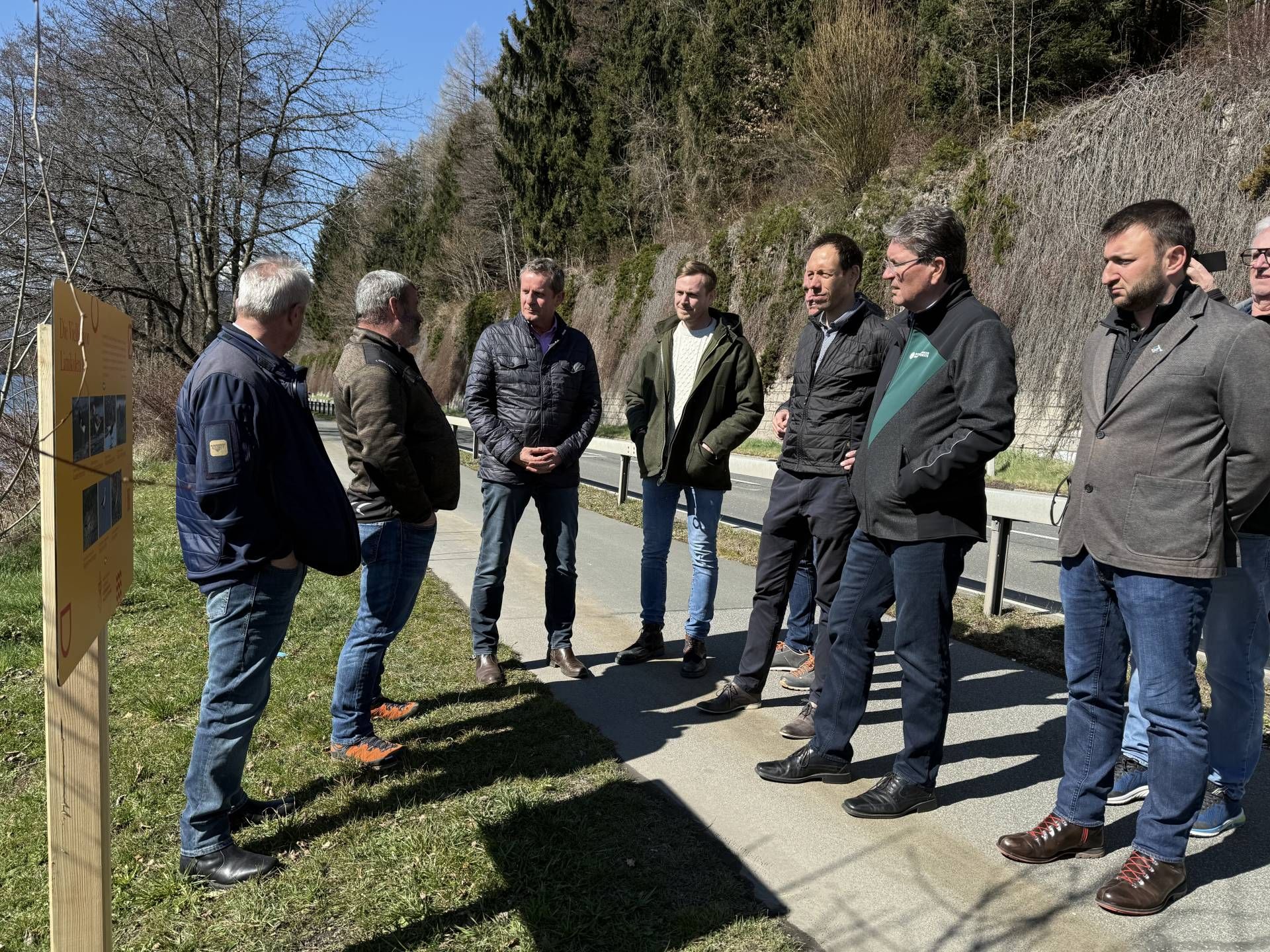 Herbert Neubauer (&Ouml;Bf), Bernhard Huber, Horst Zwischenberger, Bgm. Thomas Sch&auml;fauer, Bezirkshauptmann Markus Lerch, Bgm. Alexander Thoma, Vize-Bgm. Thomas Grasser, Roman Siller (&Ouml;Bf). Fotos: Marktgemeinde Seeboden