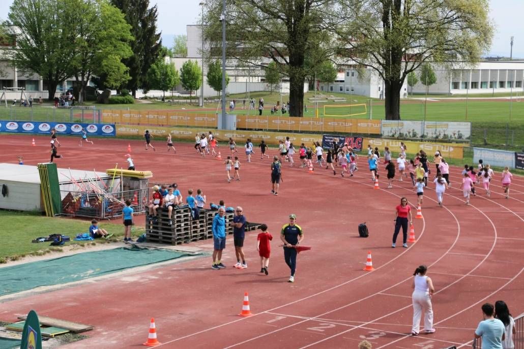 In der Leopold Wagner-Arena in Klagenfurt ging der &bdquo;LIDL-Sch&uuml;lerlauf&ldquo; in Szene.
