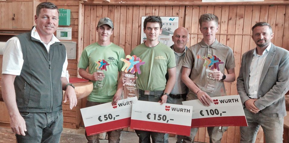 V. l.: Fachlehrer Reinhold Schwarzenbacher, Gabriel Mattersberger, Patrik Gasser, Landesinnungsmeister Fritz Klaura, Hans Anton Stoxreiter und Direktor J&uuml;rgen Pichorner. Foto: WKK/Klaura