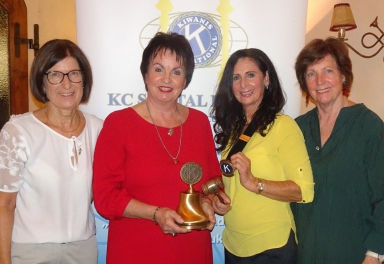 Amts&uuml;bergabe bei den Spittaler Kiwanis-Damen