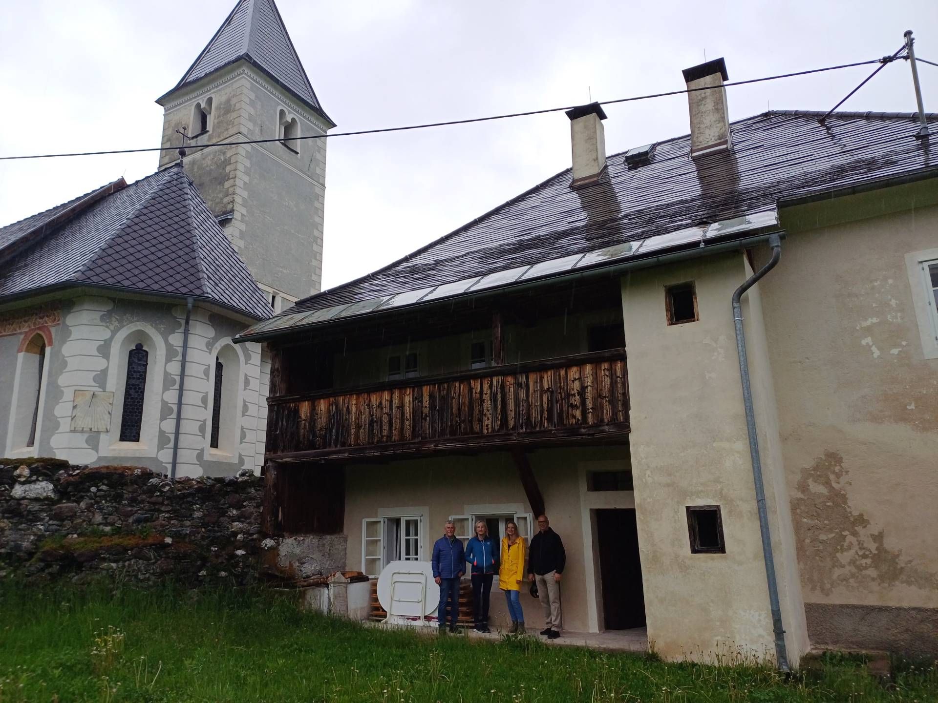 Ein idyllisches Pl&auml;tzchen ist das alte katholische Pfarrhaus in Wei&szlig;briach. Nach der Sanierung soll es vielf&auml;ltig bespielt werden.