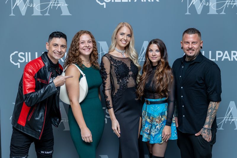 v.l.n.r. Angelo Lair (Starfotograf), Lisa Schulte (Rodelweltmeisterin), Miss Europe Beatrice Turin, Sara de Blue (S&auml;ngerin), Burnz Neuner (Filmemacher)