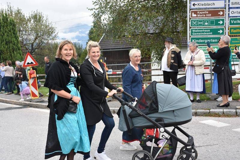 Erntedankumzug in Kleblach-Lind.