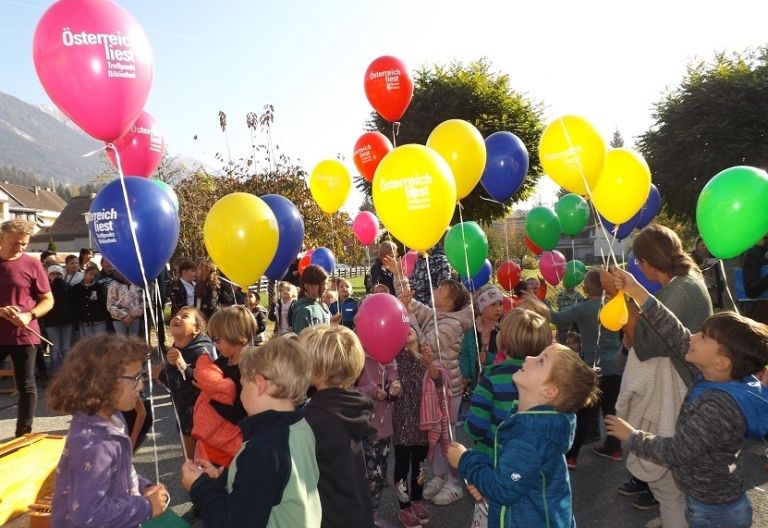 Er&ouml;ffnung der Aktionswoche mit Luftballonstart