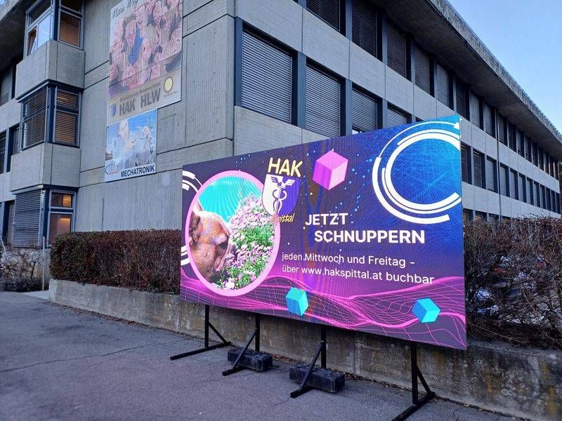 Tag der offenen T&uuml;r in der HAK Spittal.