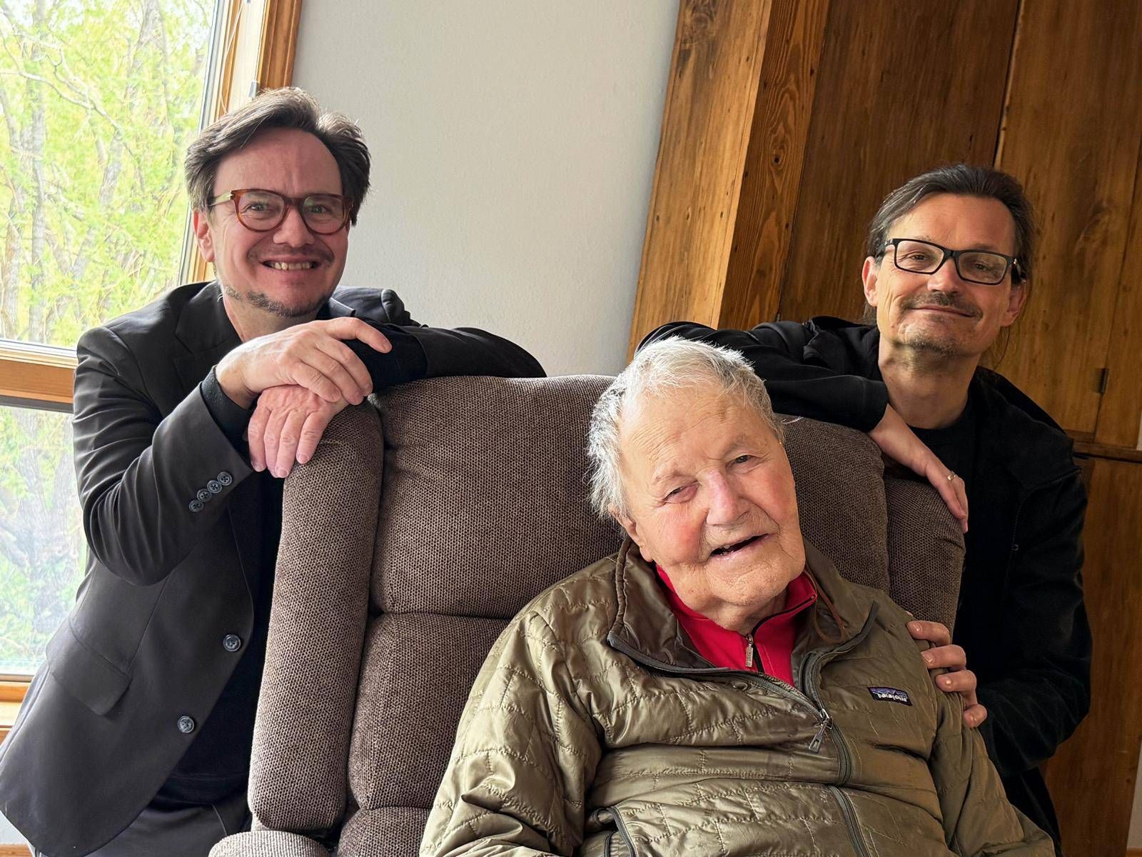 Hannes Richter, Pepi Stiegler, Martin Kofler beim Besuch im Mai 2026. Foto: Becky Strout