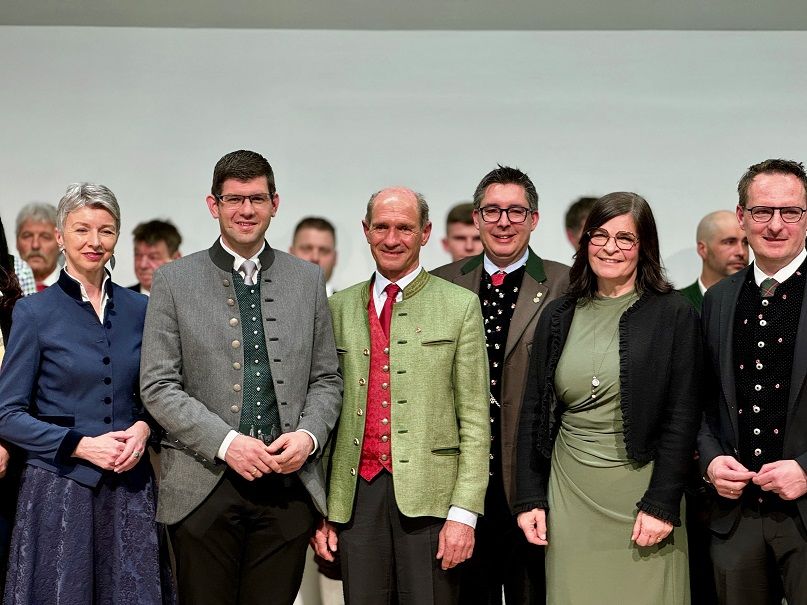 vl.: LHStv. Gaby Schaunig, LHStv. Martin Gruber, B&uuml;rgermeister Manfred Flei&szlig;ner, LAbg. Christoph Staudacher, LAbg. Marika Lagger-P&ouml;llinger, LAbg. Michael Maier. Foto: B&uuml;ro Gruber