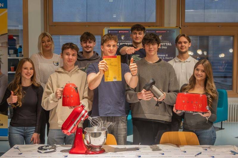 Bei Wirtschaft und Recht sind die HAK Sch&uuml;ler Vollprofis. In einem Quizz bekamen auch die Besucher ihr (noch) vorhandenes Wirtschaftswissen zu &uuml;berpr&uuml;fen.