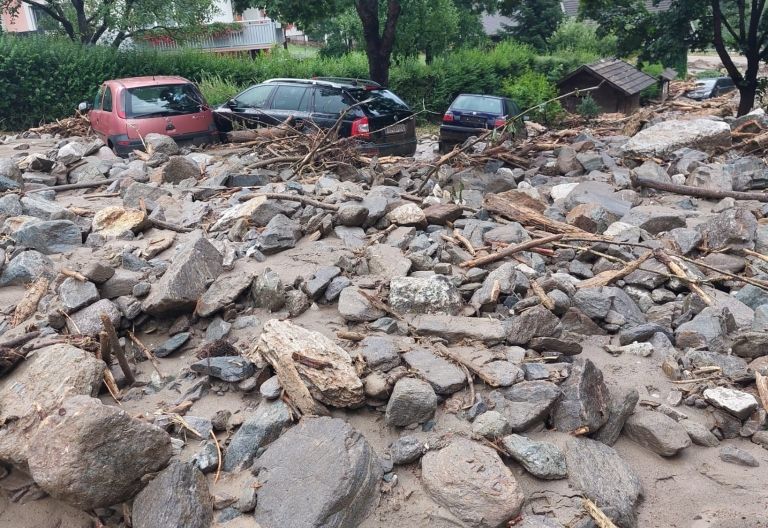 Autos von Mure erfasst