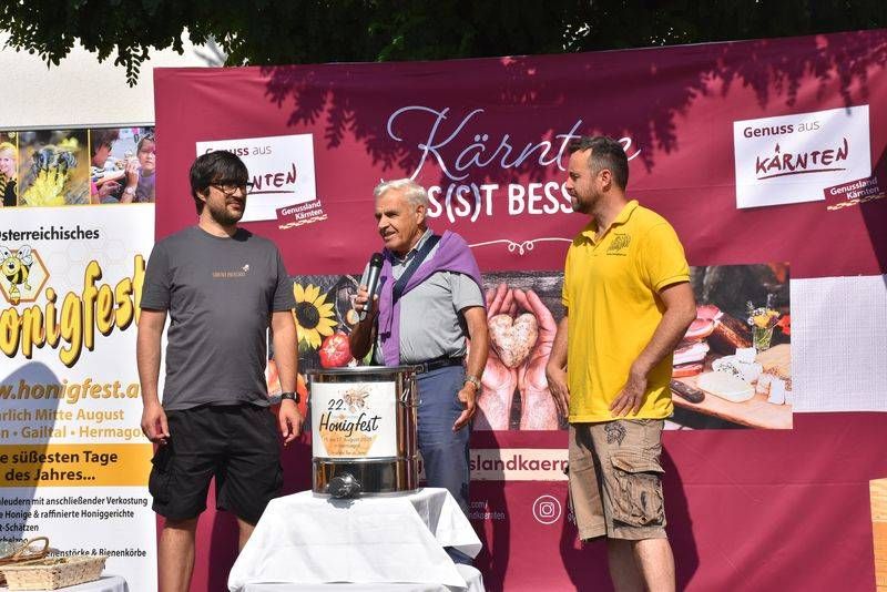 Er&ouml;ffnung des Honigfestes.