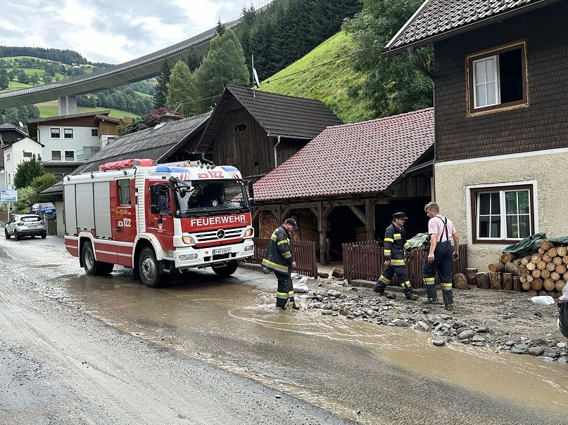 170 Feuerwehrleute waren in der Innerkrems im Einsatz.