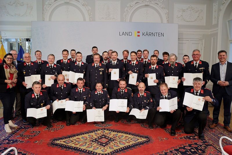 69 Katastropheneinsatz-Medaillen gingen an Feuerwehrleute aus dem Bezirk Spittal.
