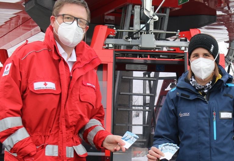 Goldeck beschenkt Helden der Coronakrise 