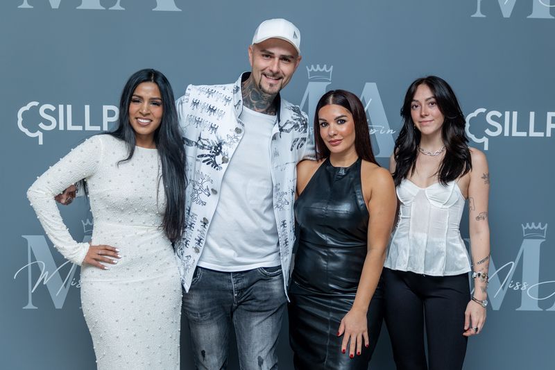 v.l.n.r. Vizemiss Alpin 2023 Larissa Fontana, Matthias Aichner (Tiroler Schm&auml;h), Elif Ekinci (Beauty Expertin), Marie Dopaz (S&auml;ngerin)