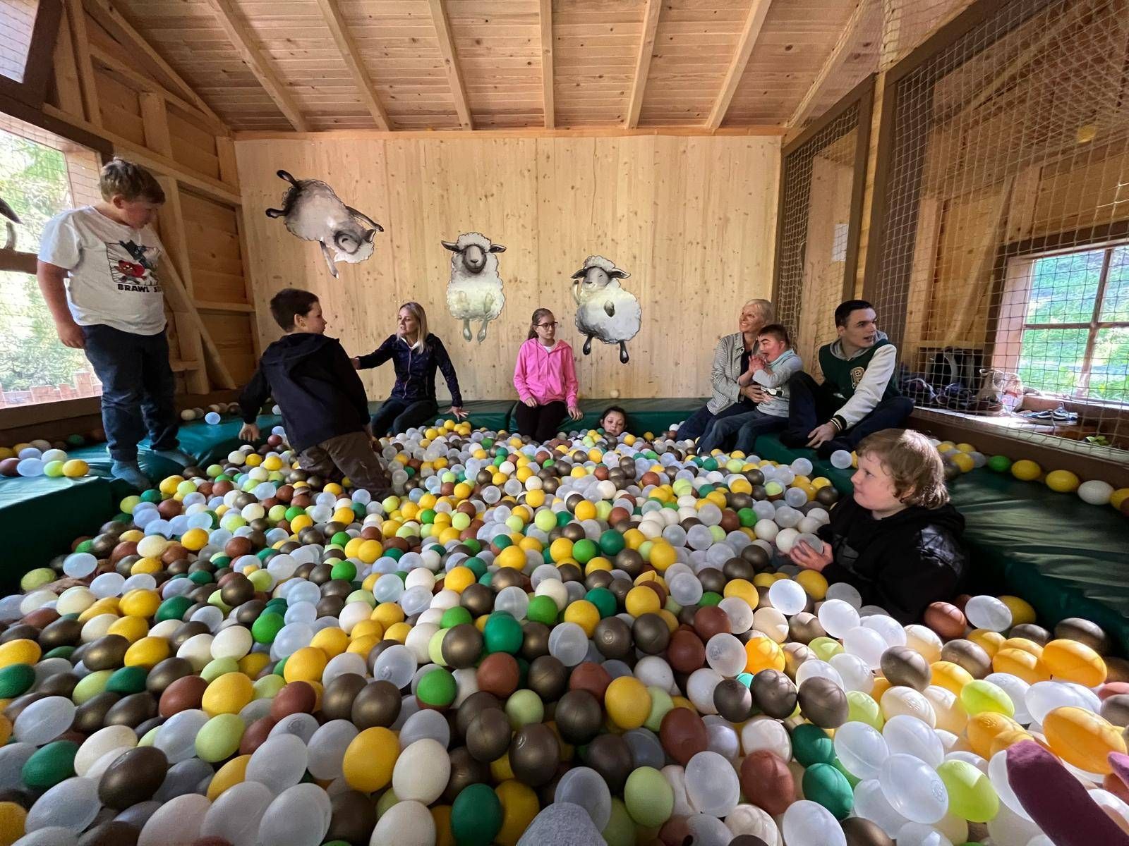 Im neuen Kugelbad ist es besonders lustig!