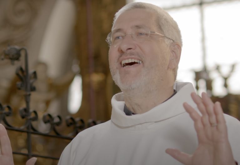 Video: Neuer Sillianer Pfarrer ist auf Youtube erfolgreich