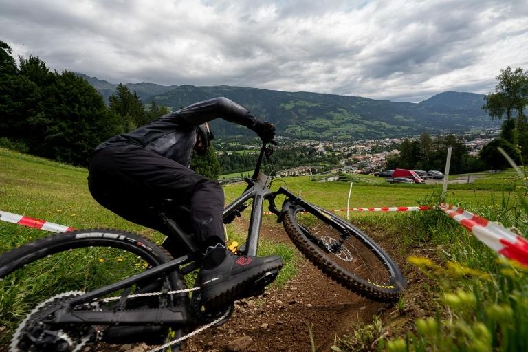 Die perfekte Linie entscheidet &ndash; Downhill am Hochstein
